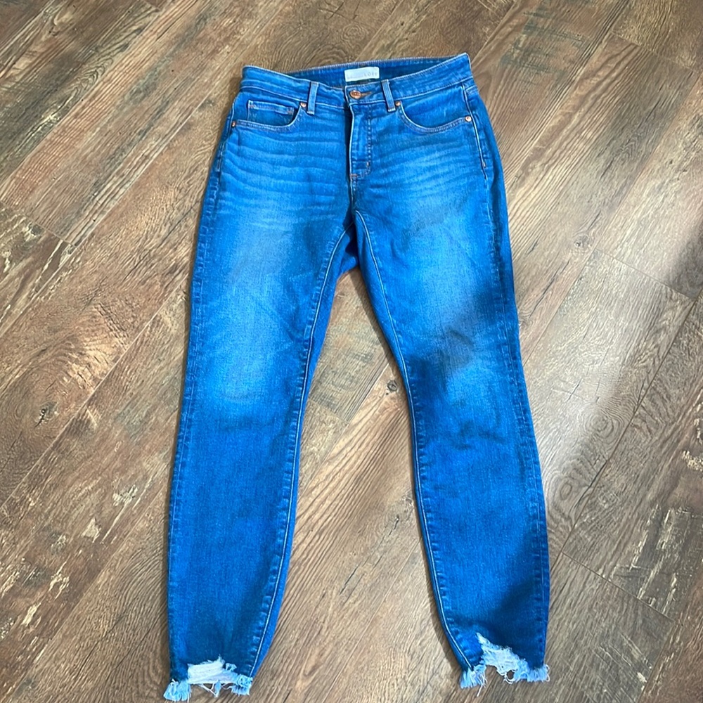 Loft Curvy Skinny Crop Jeans Distressed